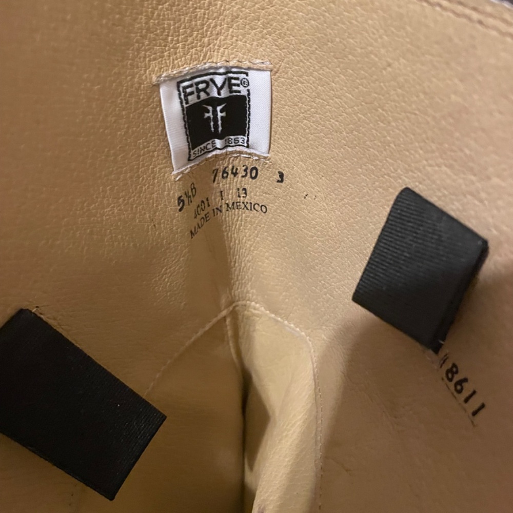 FRYE Women's Melissa Button Back Zip - Picture 6 of 11